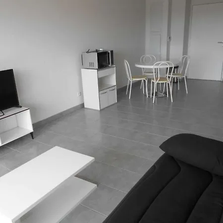 Appartement T2 Cabine Climatise Avec Terrasse - 6 Couchages - Parking Prive - Grau-du-roi - Fr-1-250-198
