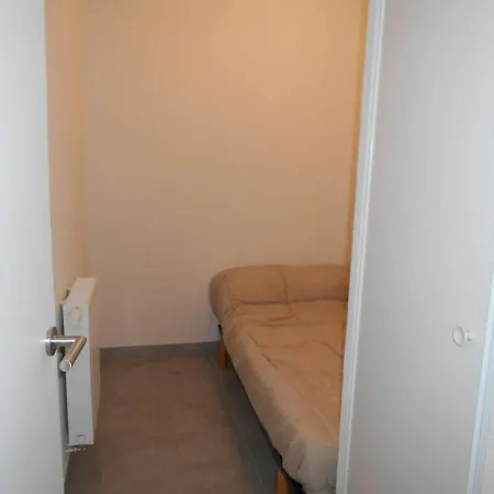 Appartement T2 Cabine Climatise Avec Terrasse - 6 Couchages - Parking Prive - Grau-du-roi - Fr-1-250-198 *