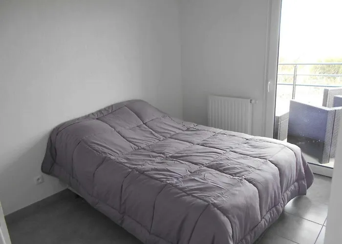 T2 Climatise Avec Terrasse - 6 Couchages - Parking Prive - Grau-du-roi - Fr-1-250-198 *